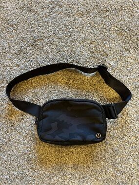 lululemon athletica Black Camo Belt Bag